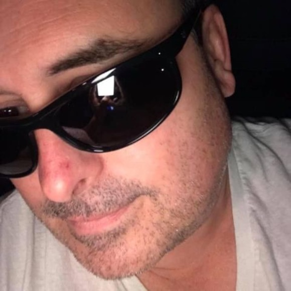 Profile Picture of John Carroll (@johncarroll1975) on Poshmark