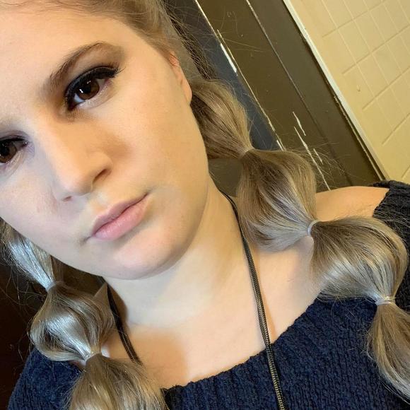 Profile Picture of Leah Locke (@llocke0406) on Poshmark