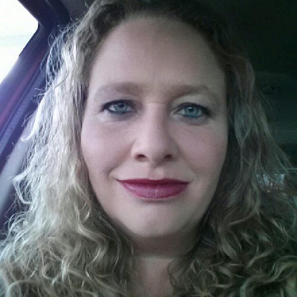 Profile Picture of Shauna Walters (@believer4ever) on Poshmark