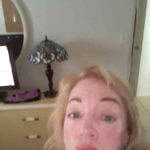 Profile Picture of Pamela Harper (@pamelaharper623) on Poshmark