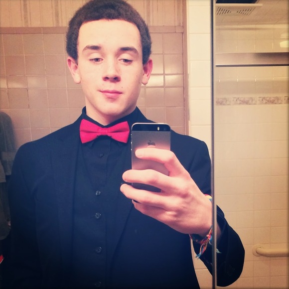 Profile Picture of Erik Strand (@xestrand) on Poshmark