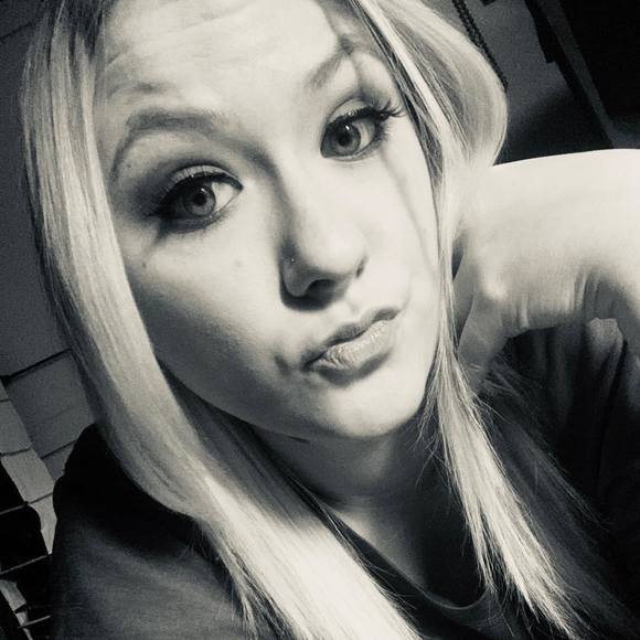 Profile Picture of Stasha Altoft (@dachick777) on Poshmark