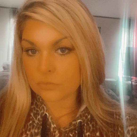 Profile Picture of Tiffany Ellis (@tiffanyellis24) on Poshmark