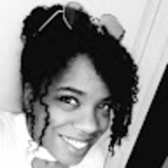 Profile Picture of Ericka Calloway (@ecallowa55) on Poshmark