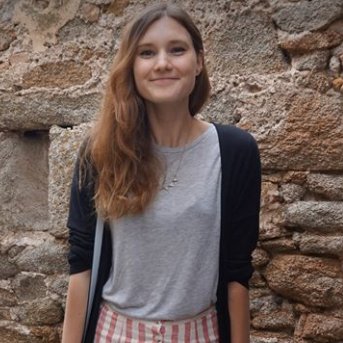 Profile Picture of Holly Young (@holly_py) on Twitter