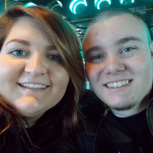 Profile Picture of Justin & Cassandra Neaves (@justin.cassandra) on Myspace