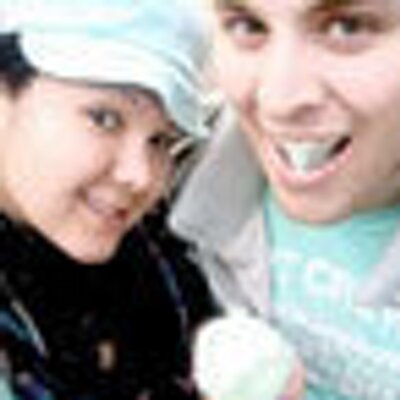 Profile Picture of David & Shell (@20dollareatsyd) on Twitter