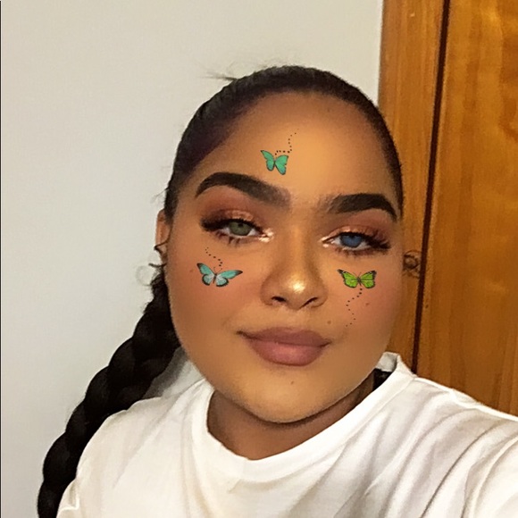 Profile Picture of Adrianna Cheek (@cheeka3) on Poshmark