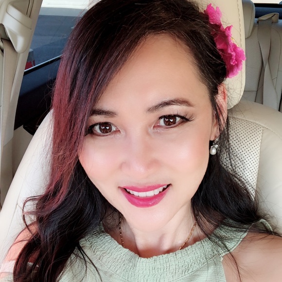 Profile Picture of Diane Nguyen (@mayhuyen) on Poshmark