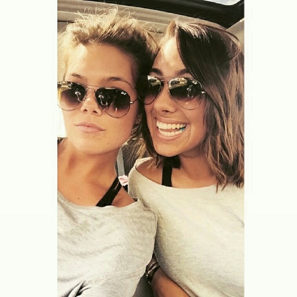 Profile Picture of Marisa Schure (@imarisa) on Poshmark