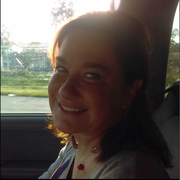 Profile Picture of Julie Fetch (@jfetch76) on Poshmark