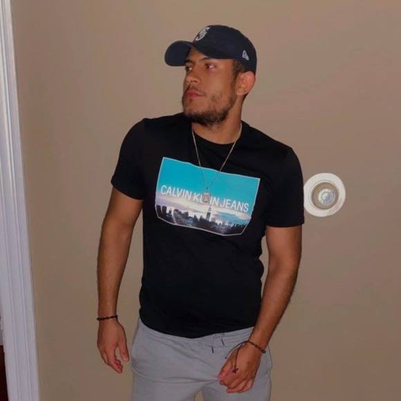 Profile Picture of Eric Tolentino (@erictolentino12) on Poshmark