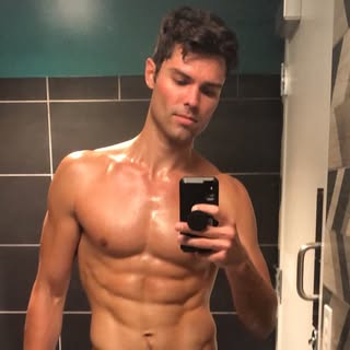 Profile Picture of Justin Edward Hughes (@justin_edwardh) on Instagram