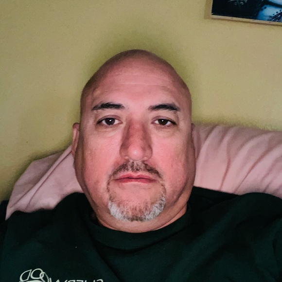 Profile Picture of Luis Olivar (@luisbolivlo) on Poshmark