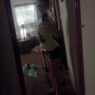 Profile Picture of Nikki Messimore (@nikki77182087) on Twitter