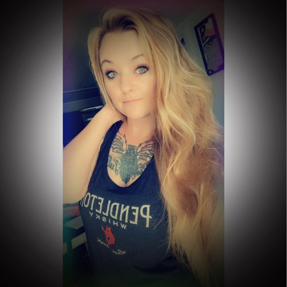 Profile Picture of Chelsea Marie (@bigmama4639) on Poshmark