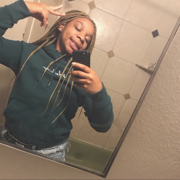 Profile Picture of Markeshia Braxton (@markeshia0305) on Poshmark