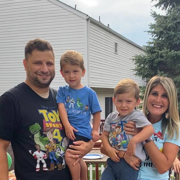 Profile Picture of Joe Mahoney (@joemahoney) on Poshmark