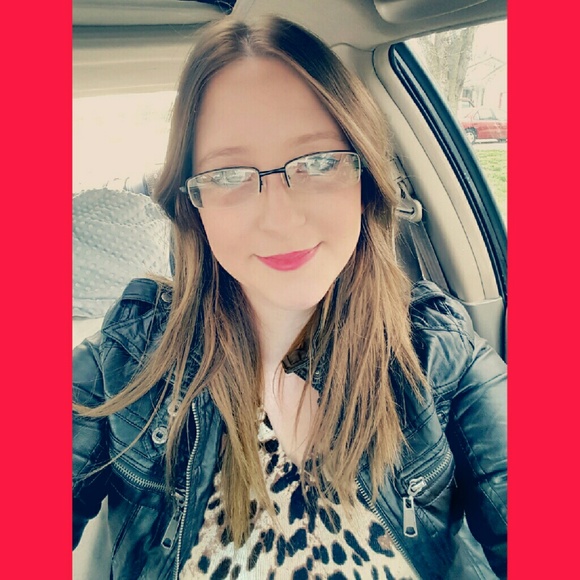 Profile Picture of Brianne Rayman (@jbrianne93) on Poshmark