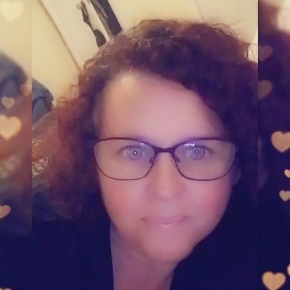 Doneva Thompson - Poshmark Profile Picture of Doneva Thompson (@donevathompson) on Poshmark