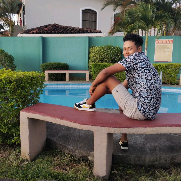 Profile Picture of chale (@alexandercubero94) on Tiktok