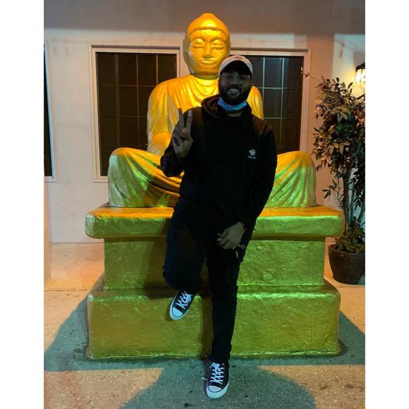 Profile Picture of Luke John (@lukejimmyjohn) on Poshmark