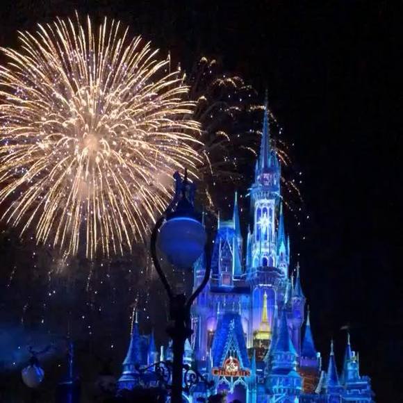 Profile Picture of Naz Hossain (@sabba4u) on Poshmark