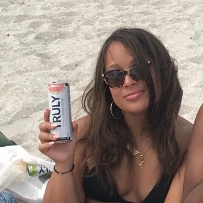 Profile Picture of Amaris (@amarisrosee) on Twitter