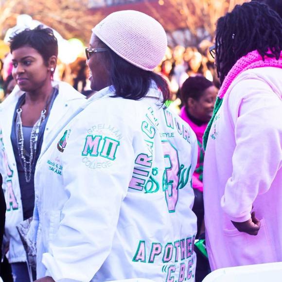 Profile Picture of Erin Searles (@ejs411) on Poshmark