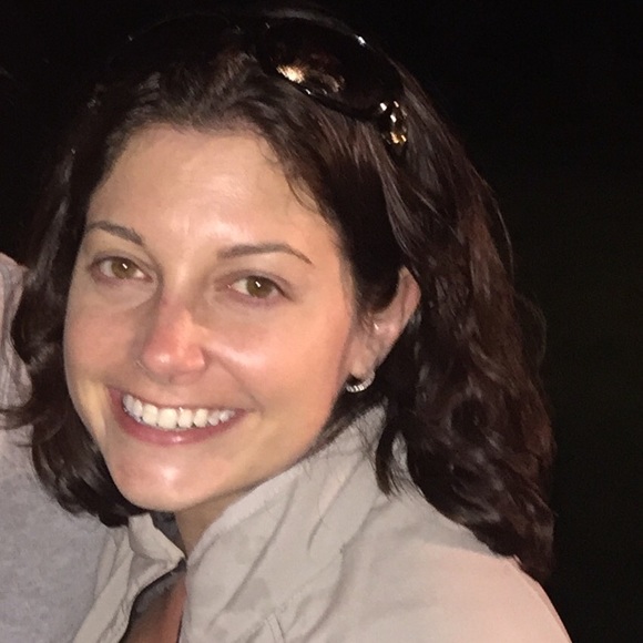 Profile Picture of Rachel Lesser (@rlesser82) on Poshmark