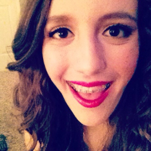 Profile Picture of Stephanie Wirth (@stephanie301) on Poshmark