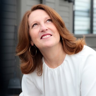 Profile Picture of Lisa Abbott (@lisareneabbott2) on Twitter