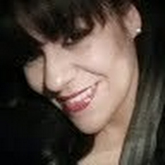 Profile Picture of Leo Mora (@leomora) on Poshmark