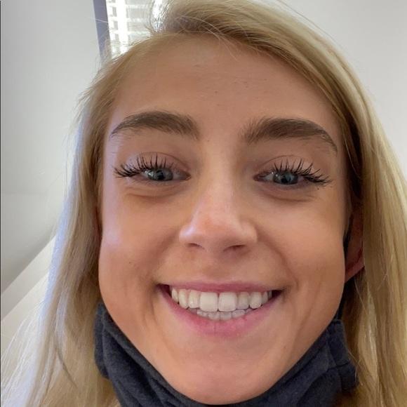 Profile Picture of Christina Naslund (@c_naslund) on Poshmark