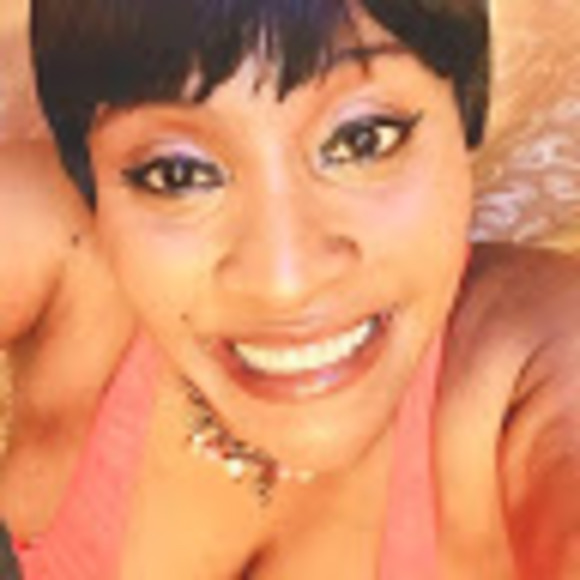 Profile Picture of Charmaine Hayes (@charmainehayes) on Poshmark