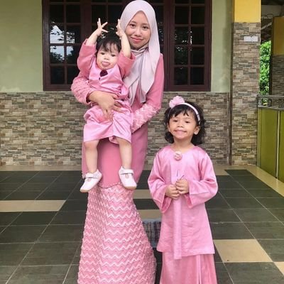 Profile Picture of Syeena Shin (@achina_rose) on Twitter