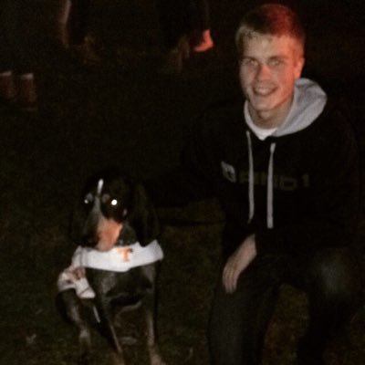 Profile Picture of Robert Vradenburgh (@robdaddyv) on Twitter