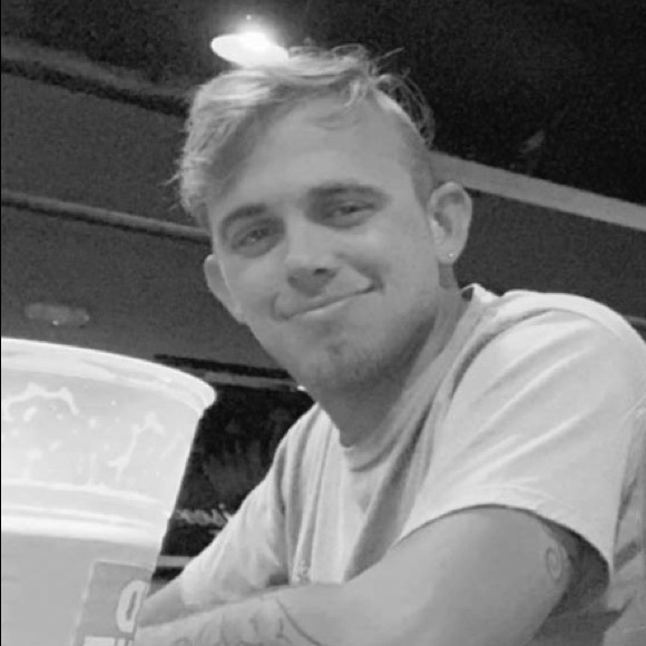 Trevor Smelt - Poshmark Profile Picture of Trevor Smelt (@trevors1203) on Poshmark