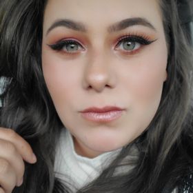 Profile Picture of Destini Mitchell | Lifestyle - Beauty - DIYs - Work From Home Ideas - Blogging (@thesoutherncouponer) on Pinterest