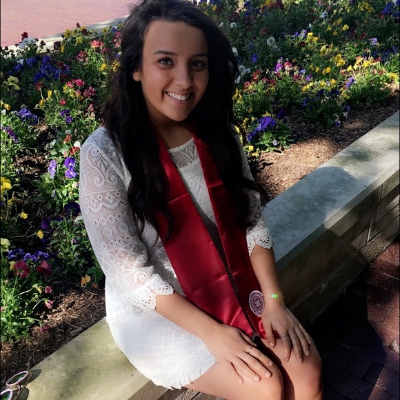 Profile Picture of Gina Ardizzone (@ginaardizzone7) on Poshmark