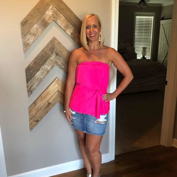 Profile Picture of Stacy Genovesi (@stacymgenovesi) on Poshmark