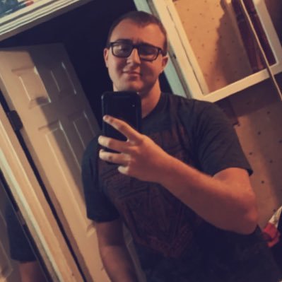 Profile Picture of Aaron Weiker (@aaron_weiker) on Twitter