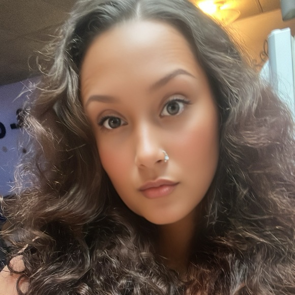 Profile Picture of Misty Groft (@mgroft700) on Poshmark