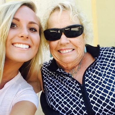 Profile Picture of Elizabeth Carroll (@lizzzcarroll7) on Twitter