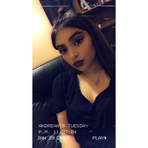 Profile Picture of Andrea Salgado (@dreaa_0112) on Poshmark
