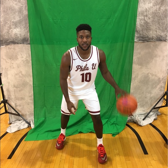 Profile Picture of Andre Gibbs (@gibbs21) on Poshmark