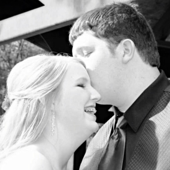 Profile Picture of Maddy Brownlee (@maddy_bee15) on Poshmark