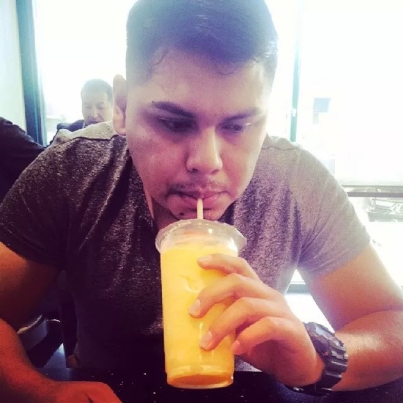 Profile Picture of Giovany Cerezo (@geo09) on Poshmark