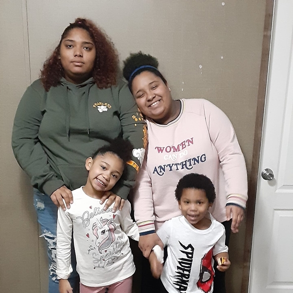 Profile Picture of Julian Diaz (@mdpkadnse) on Poshmark