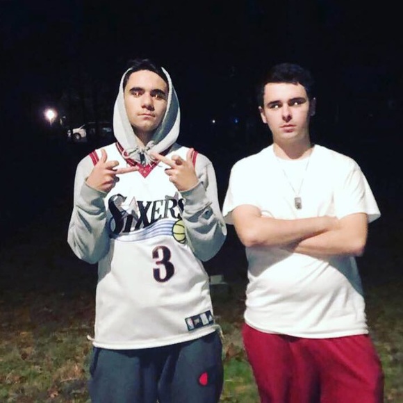 Profile Picture of Matt Reynolds (@mattr233) on Poshmark